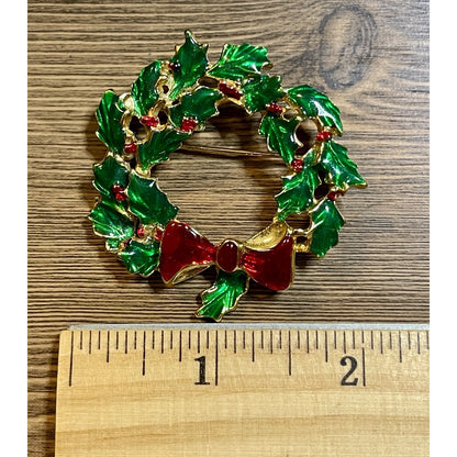 Christmas Wreath Holly Berries Red Bow Enamel 2" Gold-tone Brooch EUC Gorgeous
