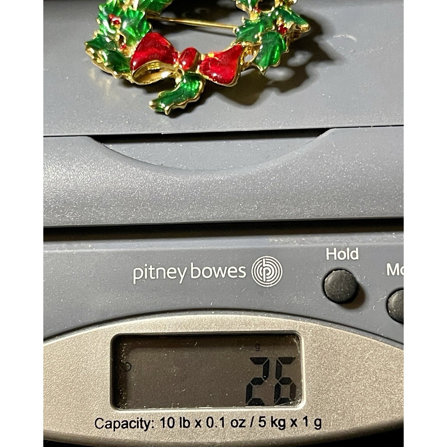 Christmas Wreath Holly Berries Red Bow Enamel 2" Gold-tone Brooch EUC Gorgeous