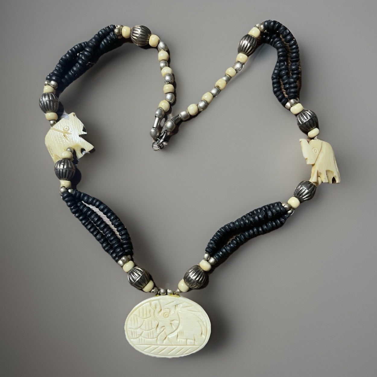 Elephant Black Lava Beads Hand Carved Silver Round Spacers 26” Necklace VGUC